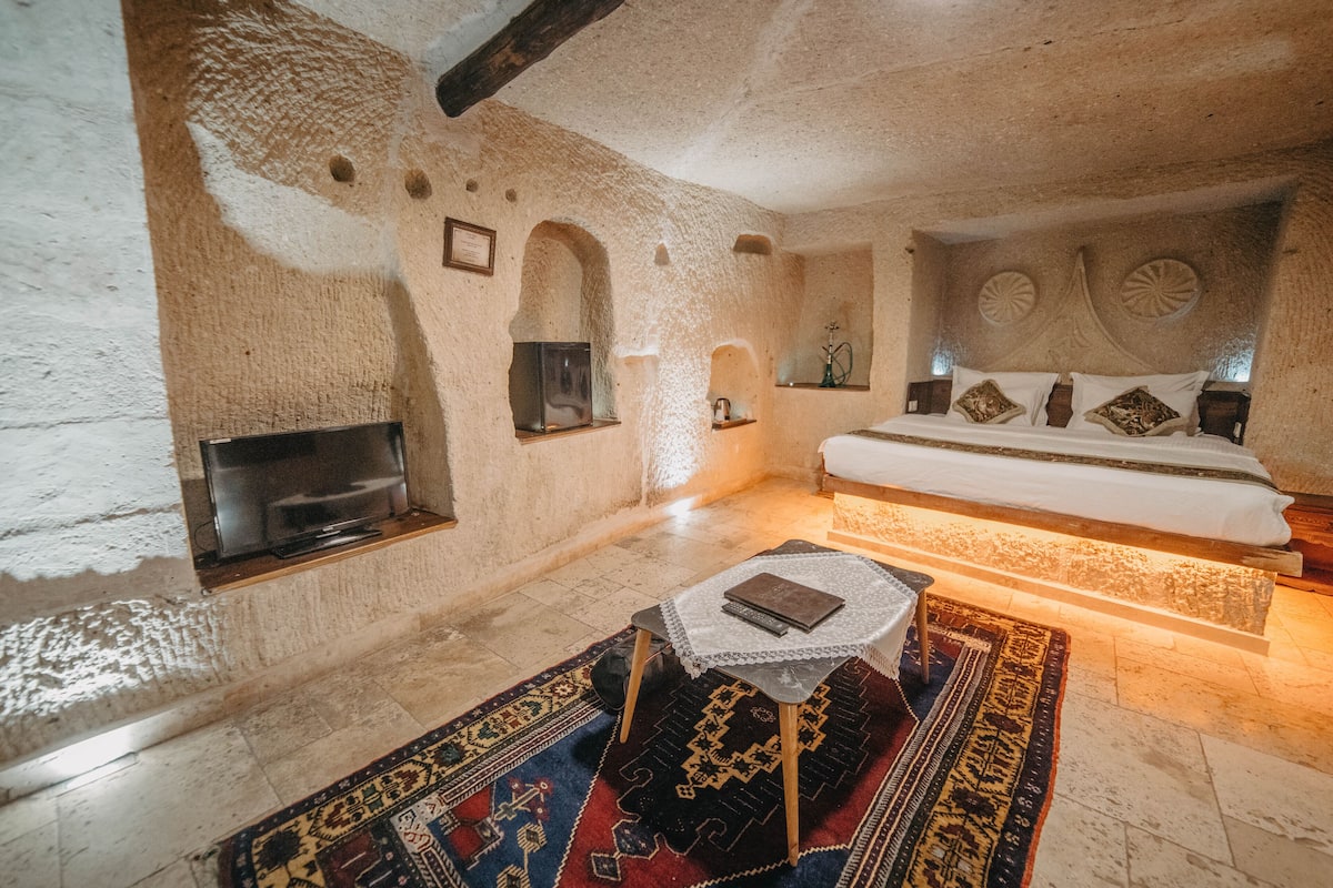 premium suite | 1 bedroom, minibar, in-room safe, individually decorated