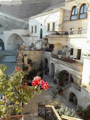 Property grounds - Erenbey Cave Hotel (Nevsehir)