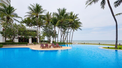 Baan LonSai Beachfront Condominium