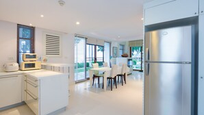 Exclusive Villa, 3 Bedrooms, Sea View, Sea Facing | In-room dining - Baan LonSai Beachfront Condominium (Hua Hin)