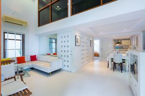 Exclusive Villa, 3 Bedrooms, Sea View, Sea Facing | In-room dining - Baan LonSai Beachfront Condominium (Hua Hin)