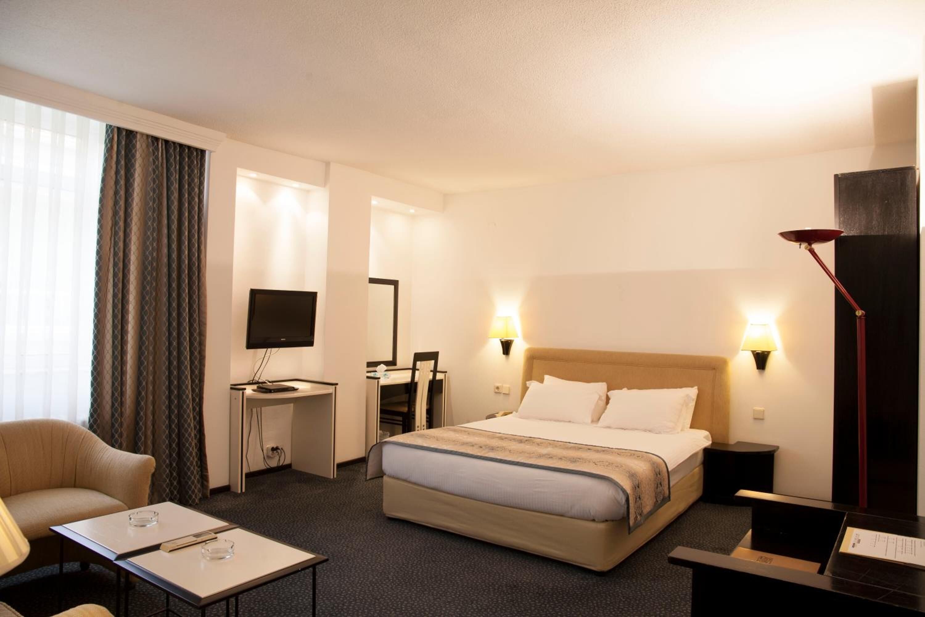 Foto - King Hotel Guvenlik