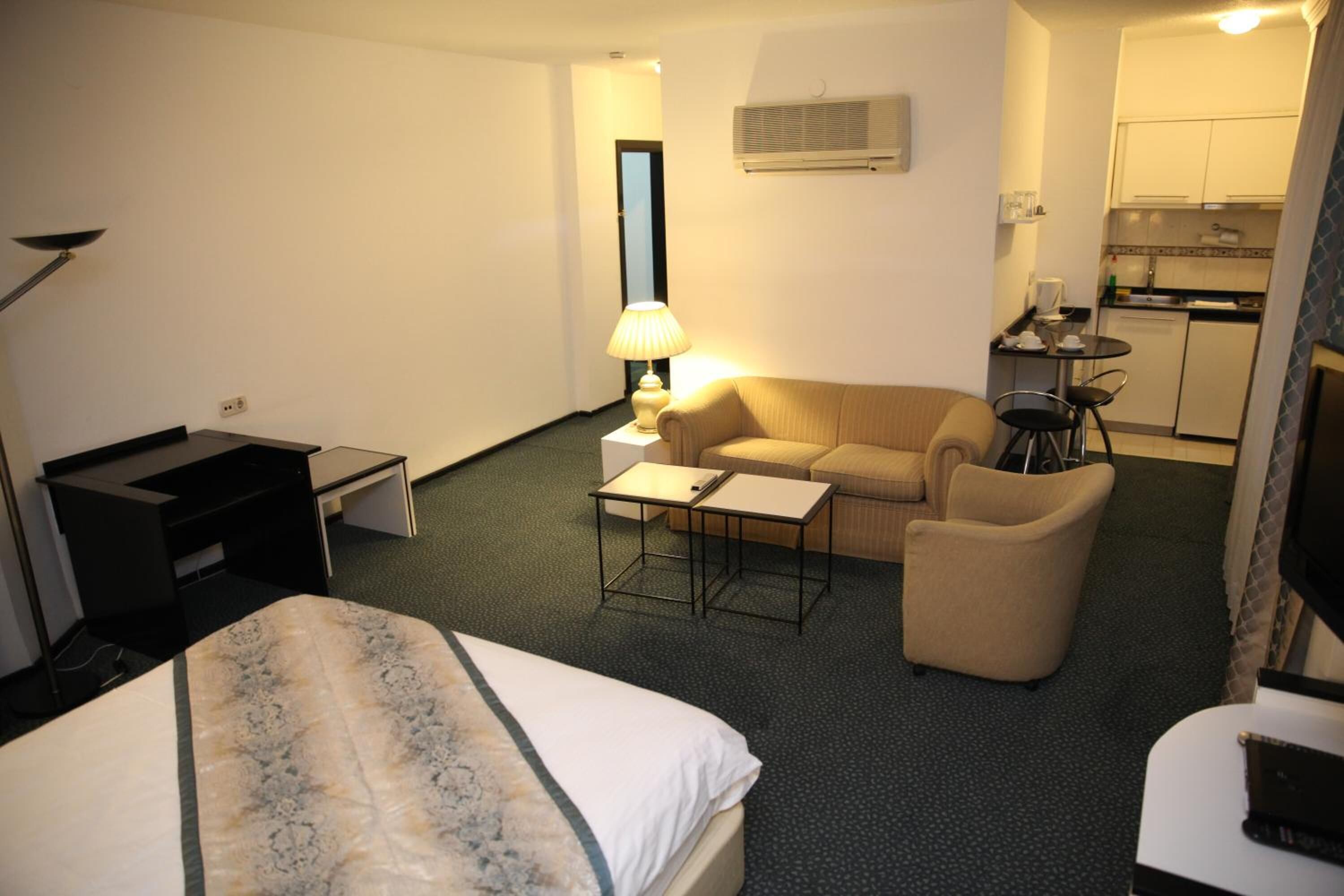 Foto - King Hotel Guvenlik