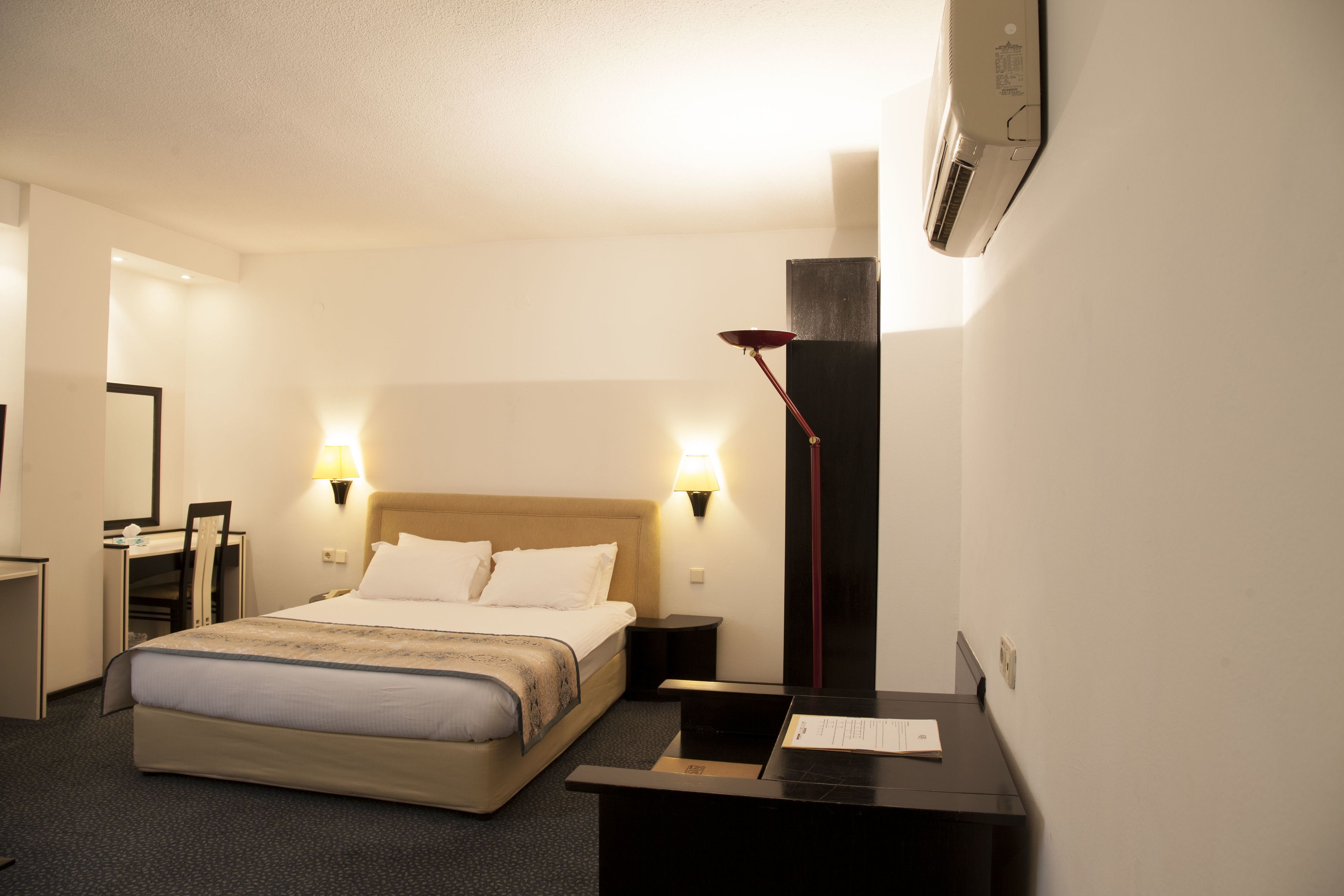 Foto - King Hotel Guvenlik