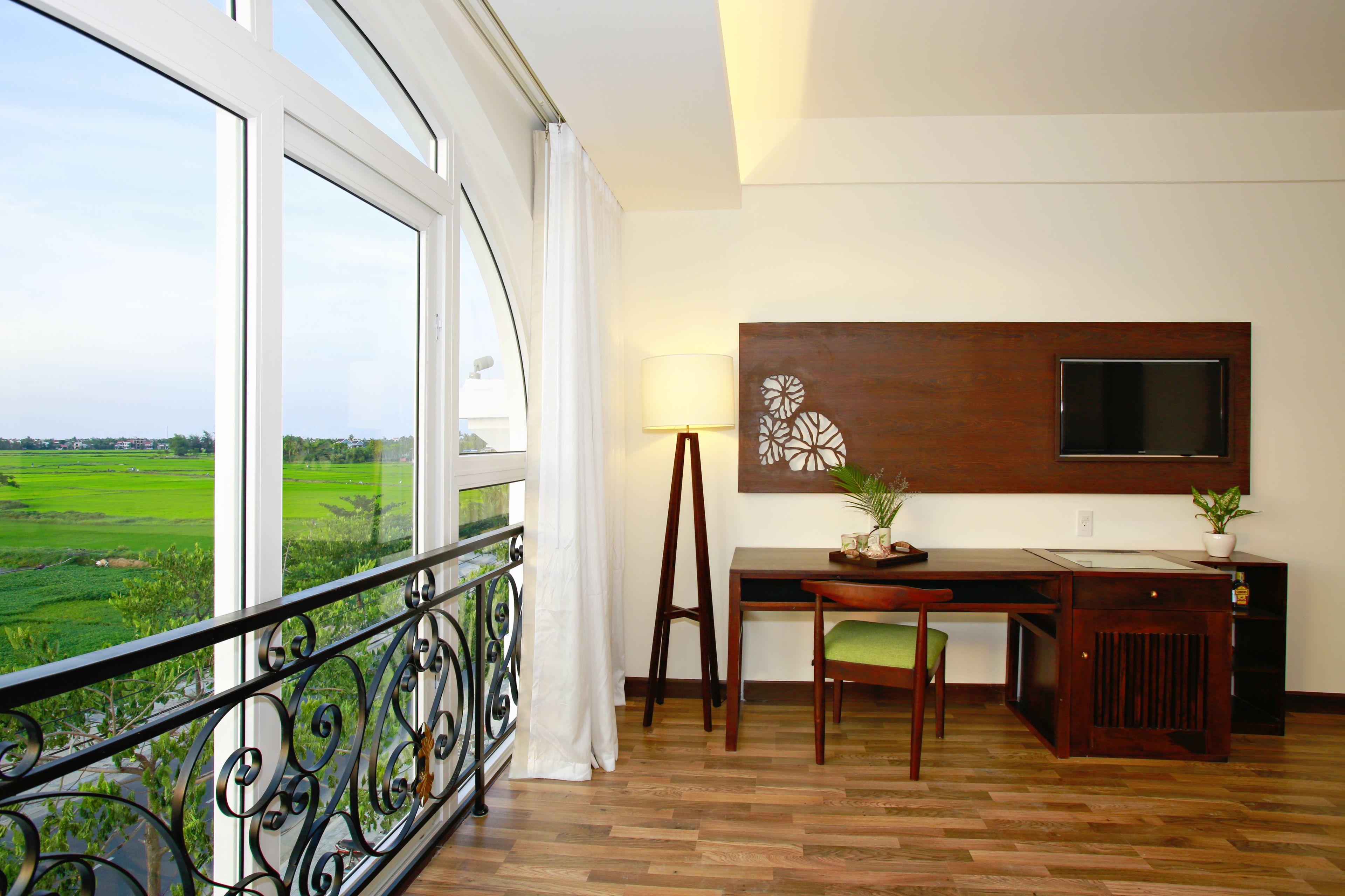 deluxe room (rice field view) | 1 bedroom, minibar, in-room safe, desk