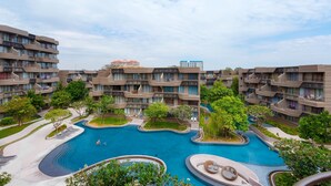 Apartment, 2 Bedrooms, Pool View - Baan Sanngarm Beachfront Condominium (Cha-am)