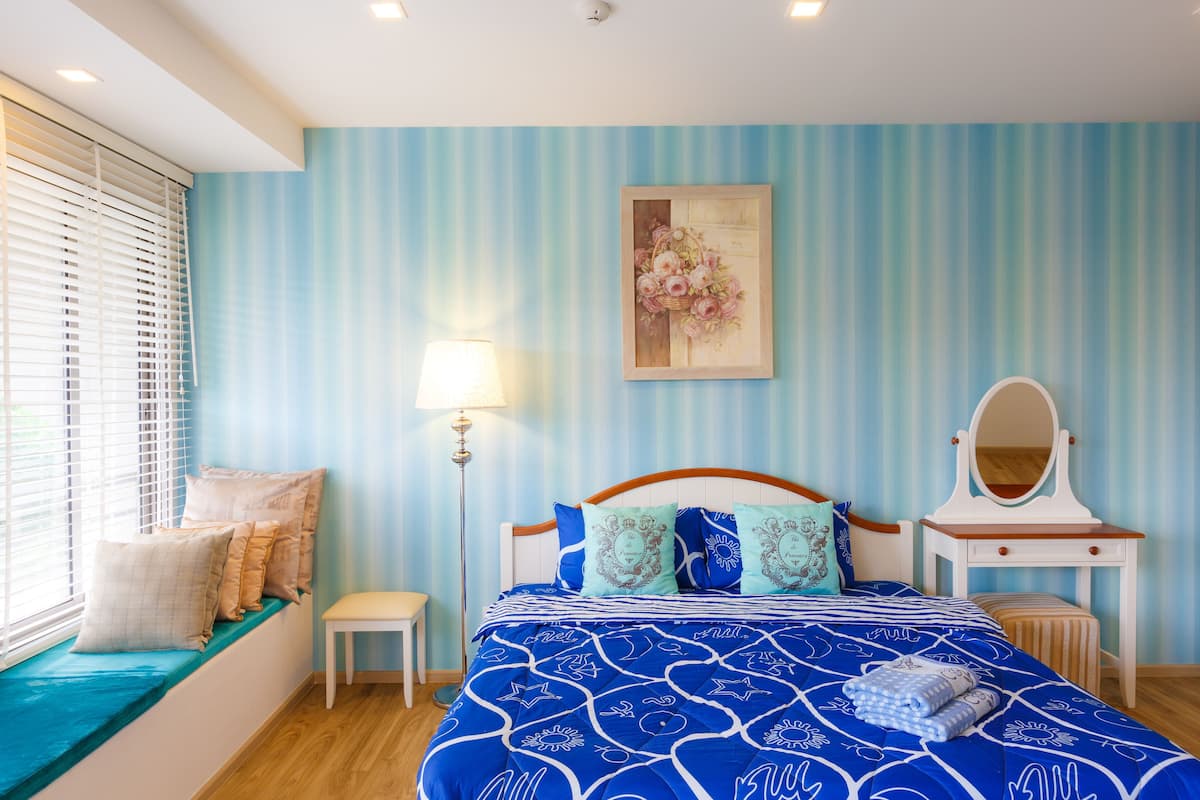 Apartment, 1 Bedroom, Pool View | In-room safe, blackout curtains
