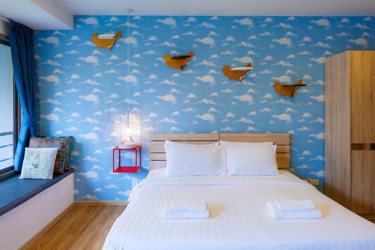 Apartment, 1 Bedroom, Sea View | In-room safe, blackout curtains