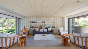 Lobby sitting area - Baan Sanngarm Beachfront Condominium (Cha-am)