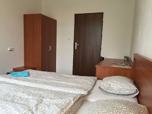 Comfort-Suite, 2 Schlafzimmer, mit Bad | Allergikerbettwaren, Zimmersafe, Schreibtisch, Verdunkelungsvorhänge