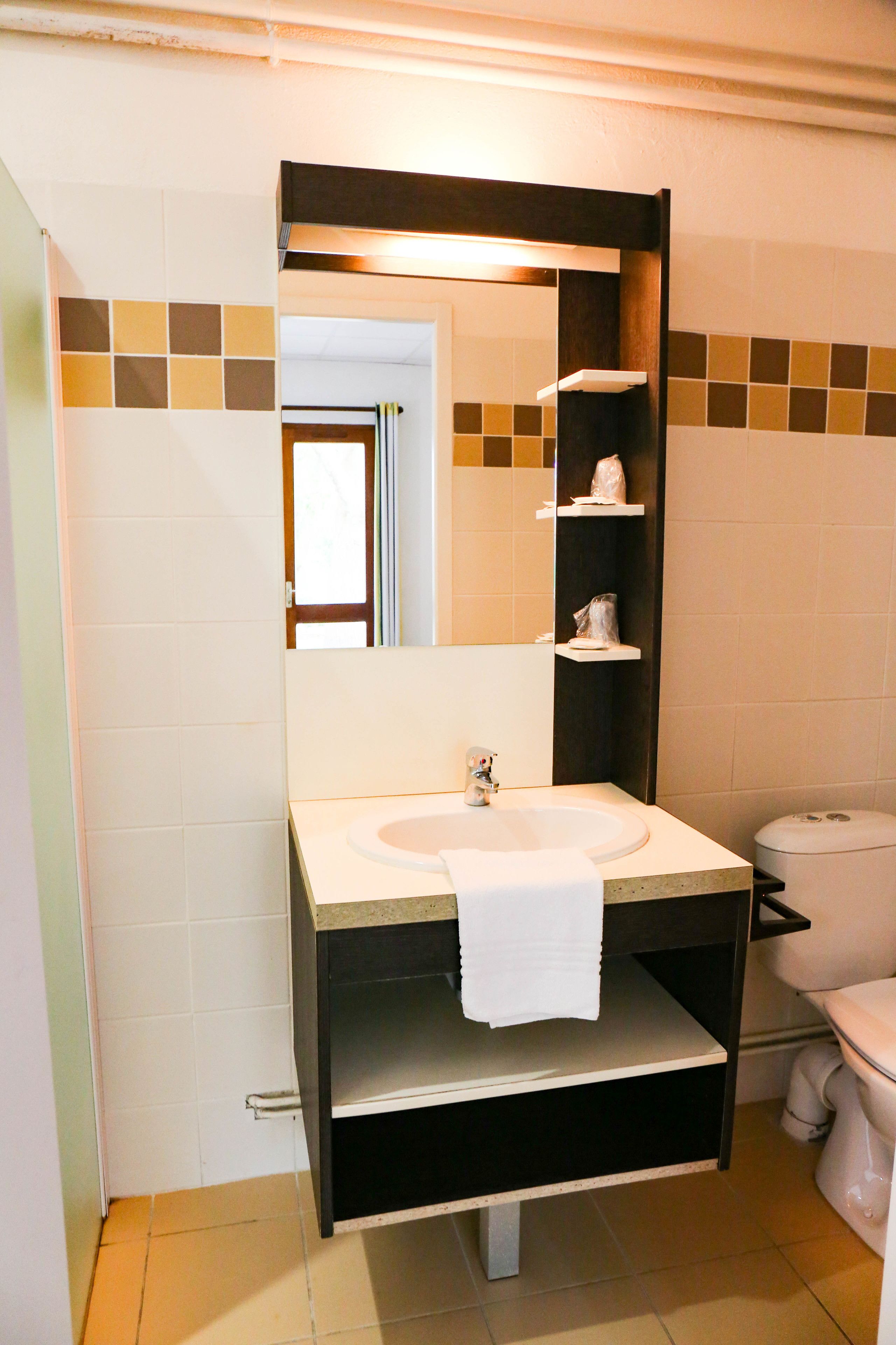 shower, rainfall showerhead, towels