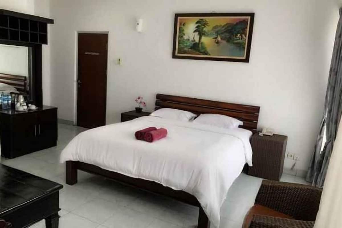 1 habitación, escritorio, wifi gratis y ropa de cama