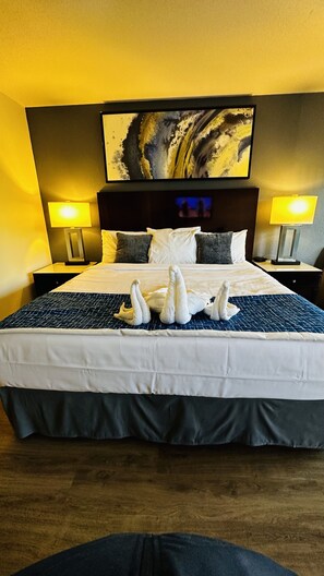 Desk, free WiFi, bed sheets - Sierra Inn (San Andreas)
