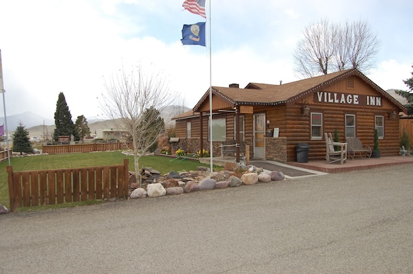 The Village Inn Motel And Restaurant - Idaho (State)