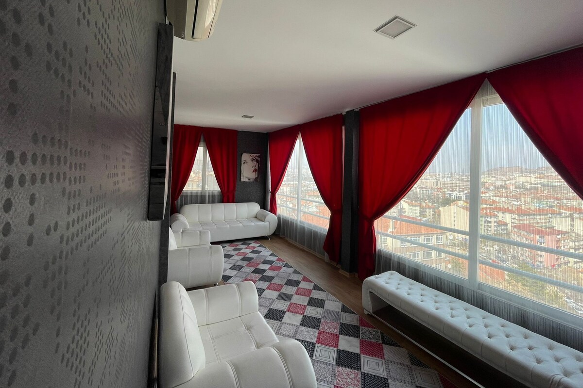 Suite | Premium bedding, minibar, soundproofing, free WiFi