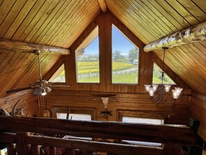 Family Cabin, 2 Bedrooms, Mountain View, Mountainside | Living area | 37-inch TV with satellite channels - Sportsman Motel (Melrose)