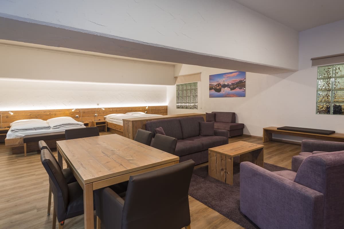 Economy vierpersoonskamer | 2 slaapkamers, hypoallergeen beddengoed, een minibar