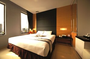 Minibar, Zimmersafe, Schreibtisch, kostenloses WLAN