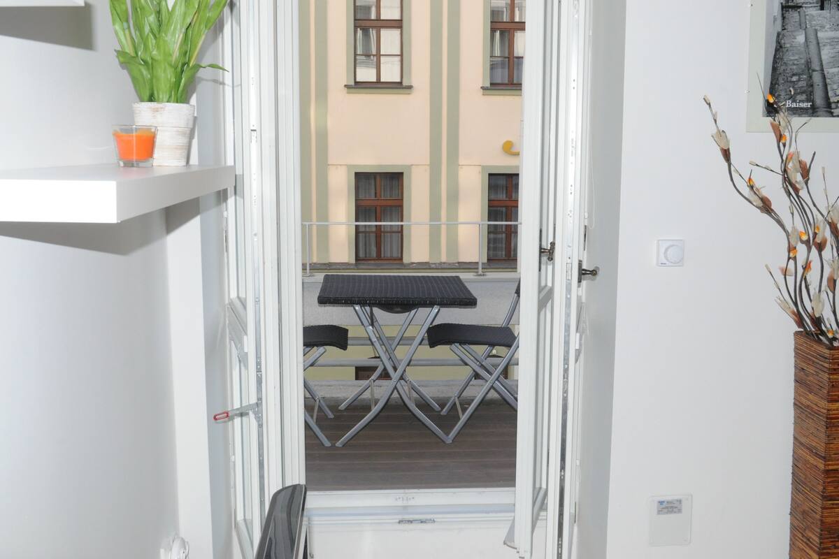 balcony