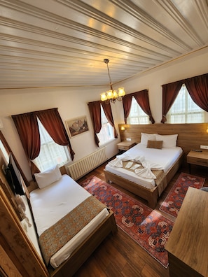 1 chambre, coffres-forts dans les chambres, bureau, Wi-Fi gratuit