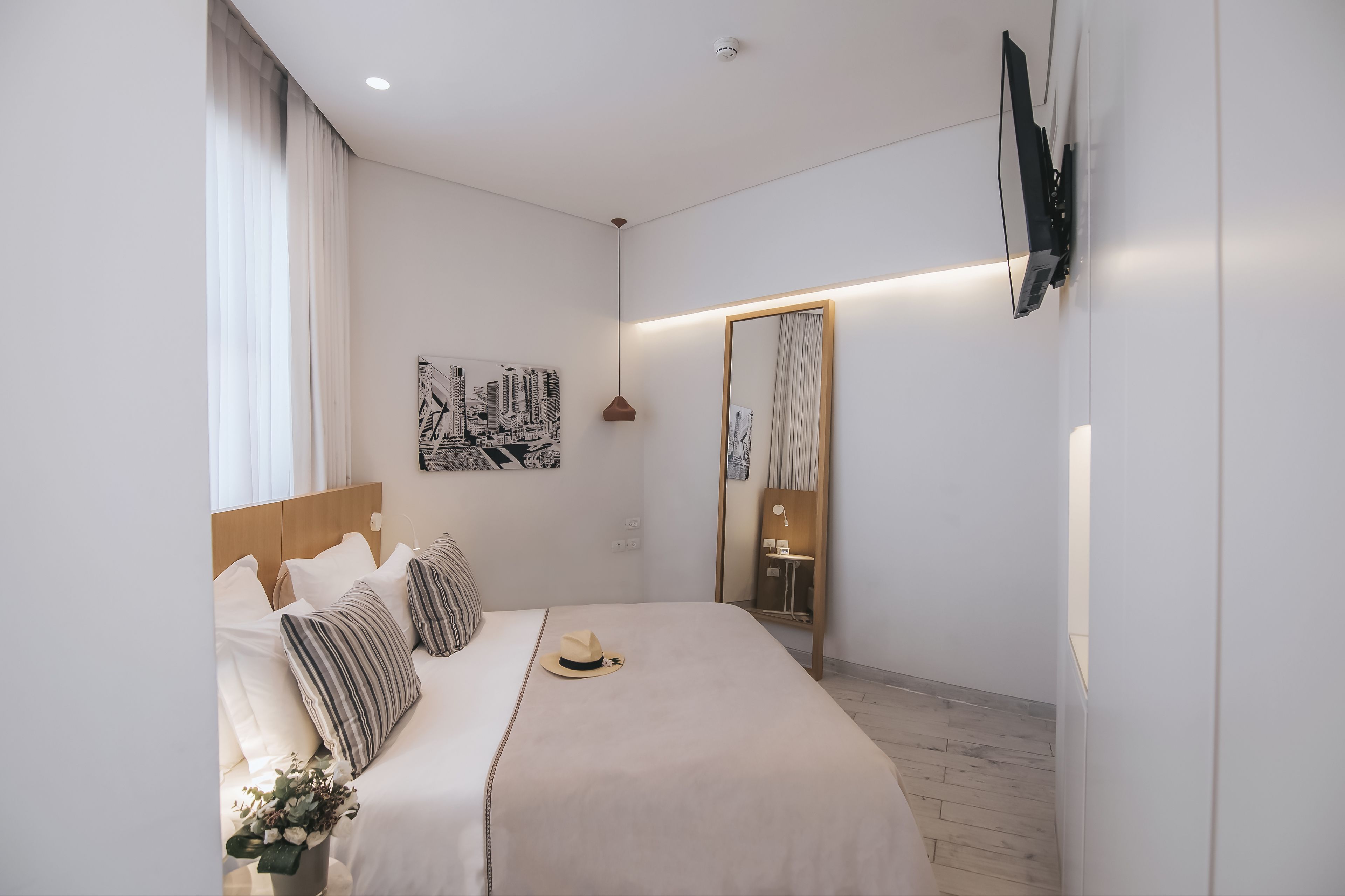 suite | 1 bedroom, in-room safe, blackout curtains, soundproofing