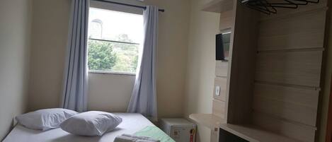 Frigobar, Wi-Fi de cortesia, roupa de cama