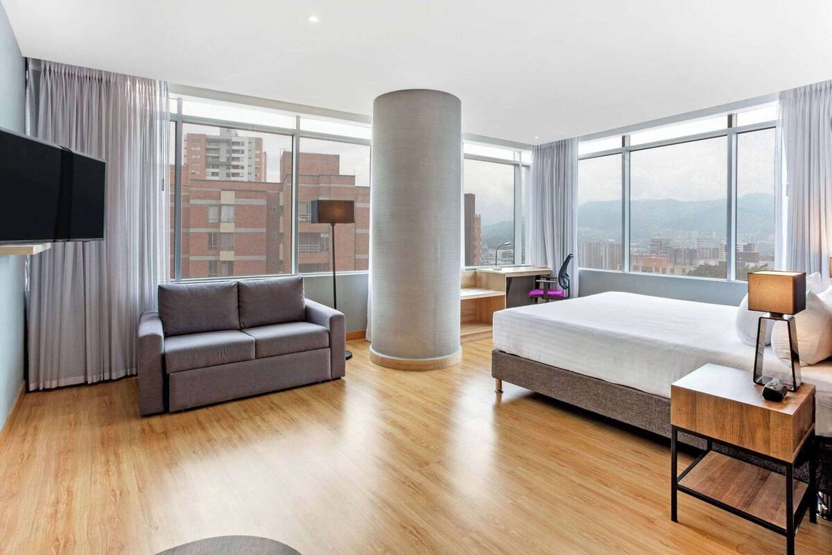 Premium bedding, pillow-top beds, in-room safe, desk