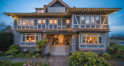 Dashwood Manor Seaside Bed & Breakfast