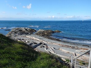 靠近海滩