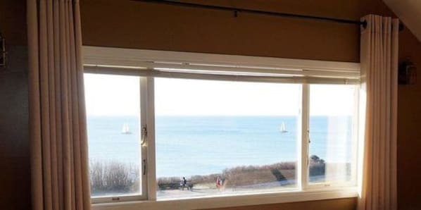 Water view - Dashwood Manor Seaside Bed & Breakfast (Victoria)