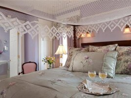 Luxury Double Room, Ensuite (Victorian Garden)