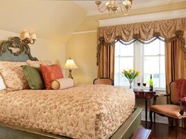 Premium Double Room, Ensuite, Lake View (Tuscan Dreams)