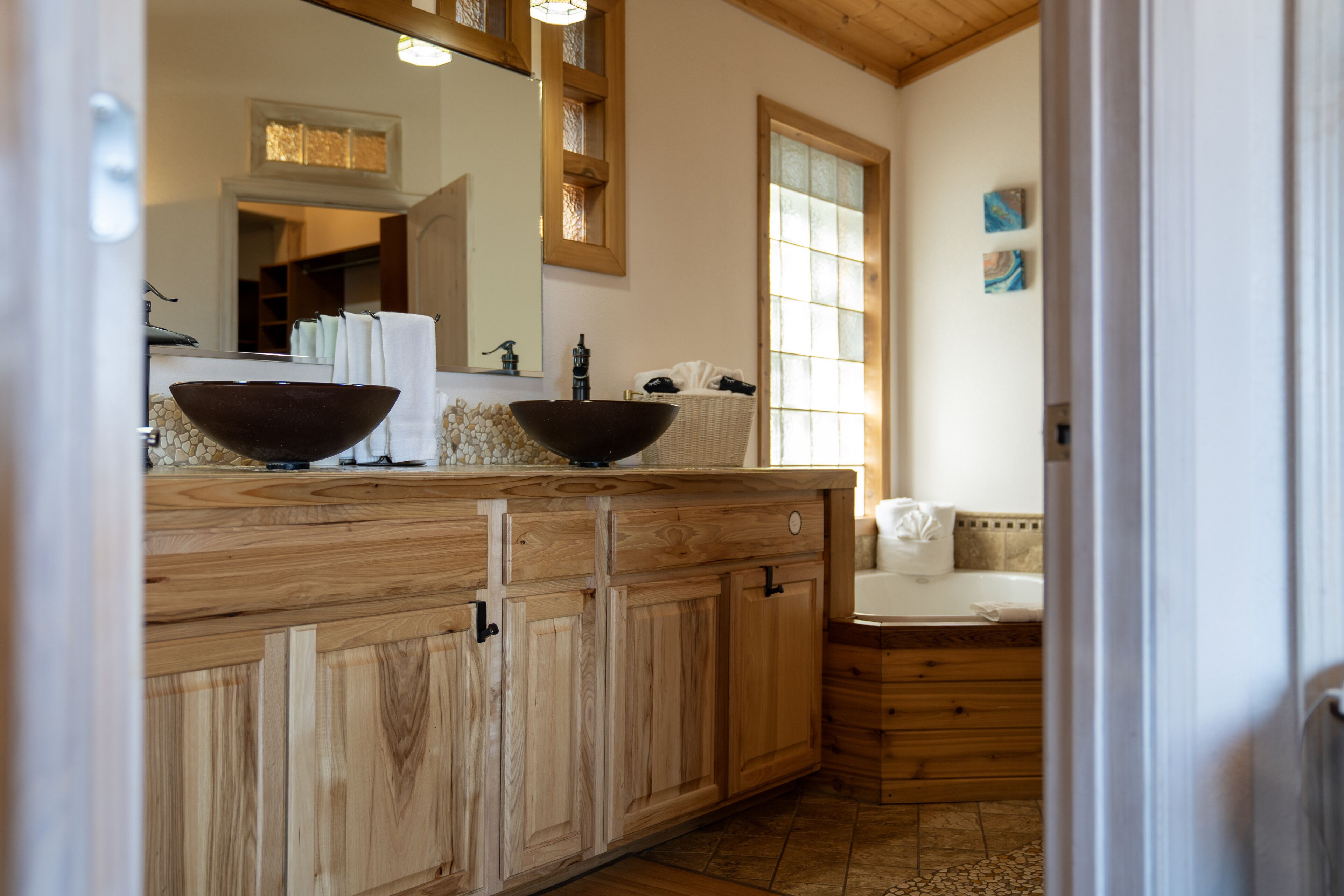 grand studio suite, 1 king bed with sofa bed, ocean view, oceanfront | bathroom | free toiletries, hair dryer, towels