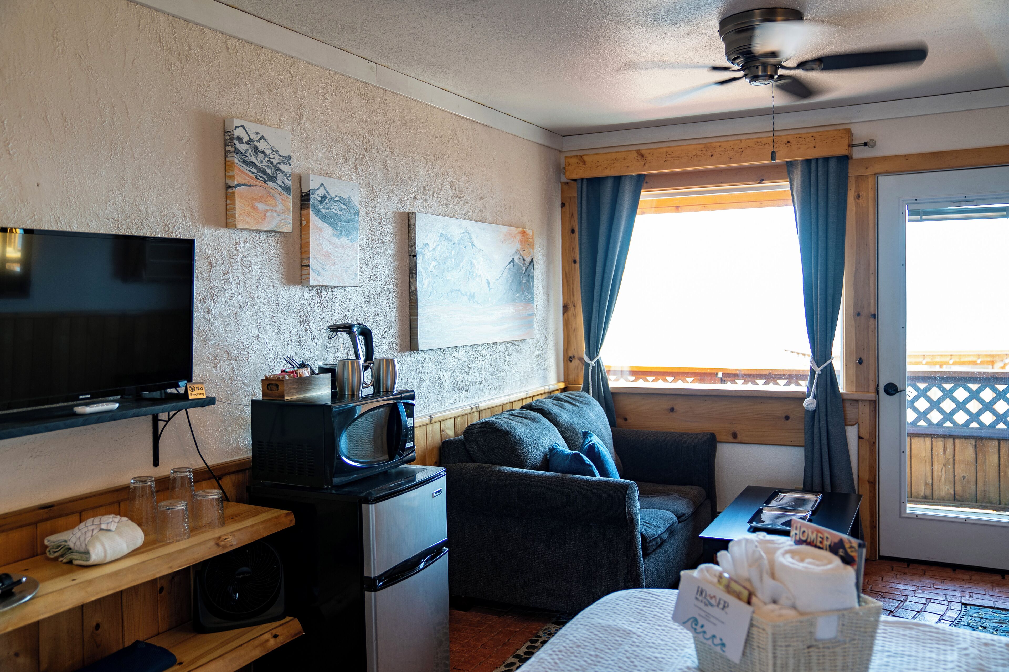 deluxe studio suite, 1 king bed with sofa bed, ocean view, oceanfront | 1 bedroom, premium bedding, individually decorated, iron/ironing board