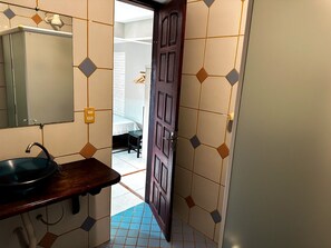 Quarto casal | Banheiro | Chuveiro, toalhas de banho