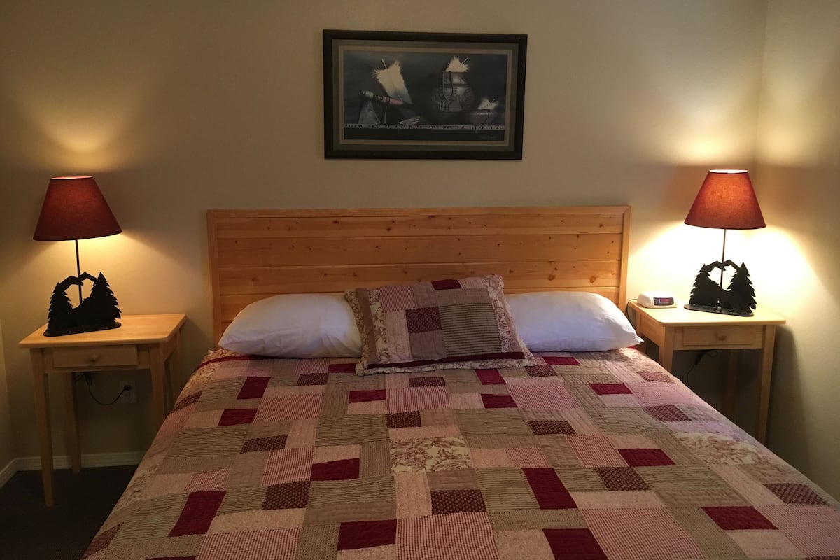 Suite, 1 Bedroom | 2 bedrooms, individually decorated, individually furnished