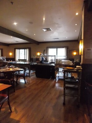 Lunch and dinner served, Brazilian cuisine - Raupp Flats Gramado 01 (Gramado)