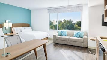 In-room safe, individually furnished, desk, laptop workspace