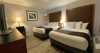 Colonial Motel