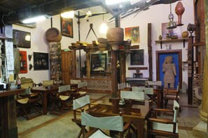 Food court - Casa Taller Ramirez (Playas)