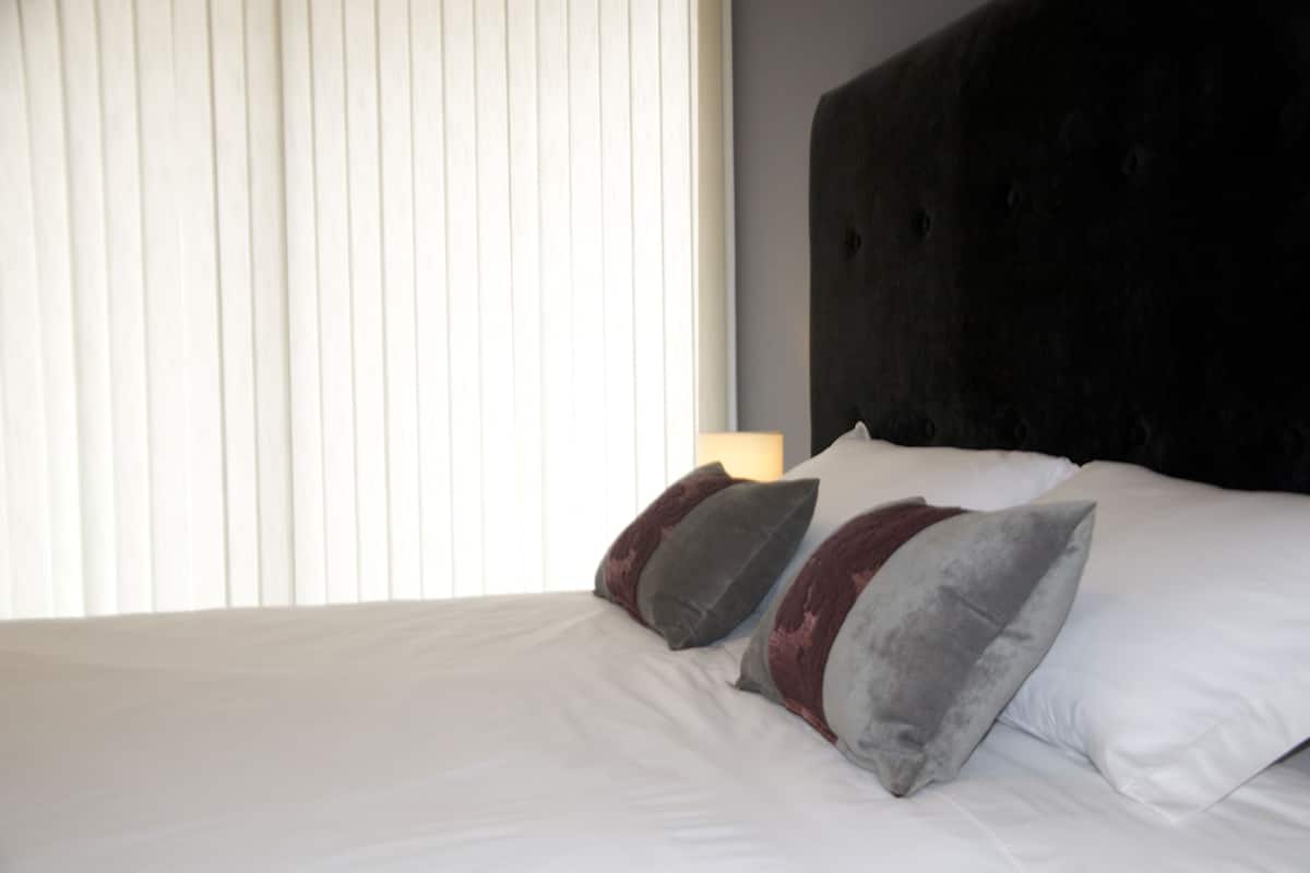 Apartment, 2 Bedrooms | In-room safe, iron/ironing board, rollaway beds, free WiFi