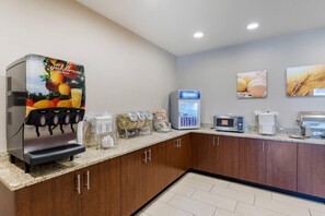 Free daily buffet breakfast - Comfort Suites Loveland (Loveland)