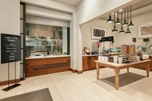 Free daily buffet breakfast - Embassy Suites by Hilton Berkeley Heights (Berkeley Heights)