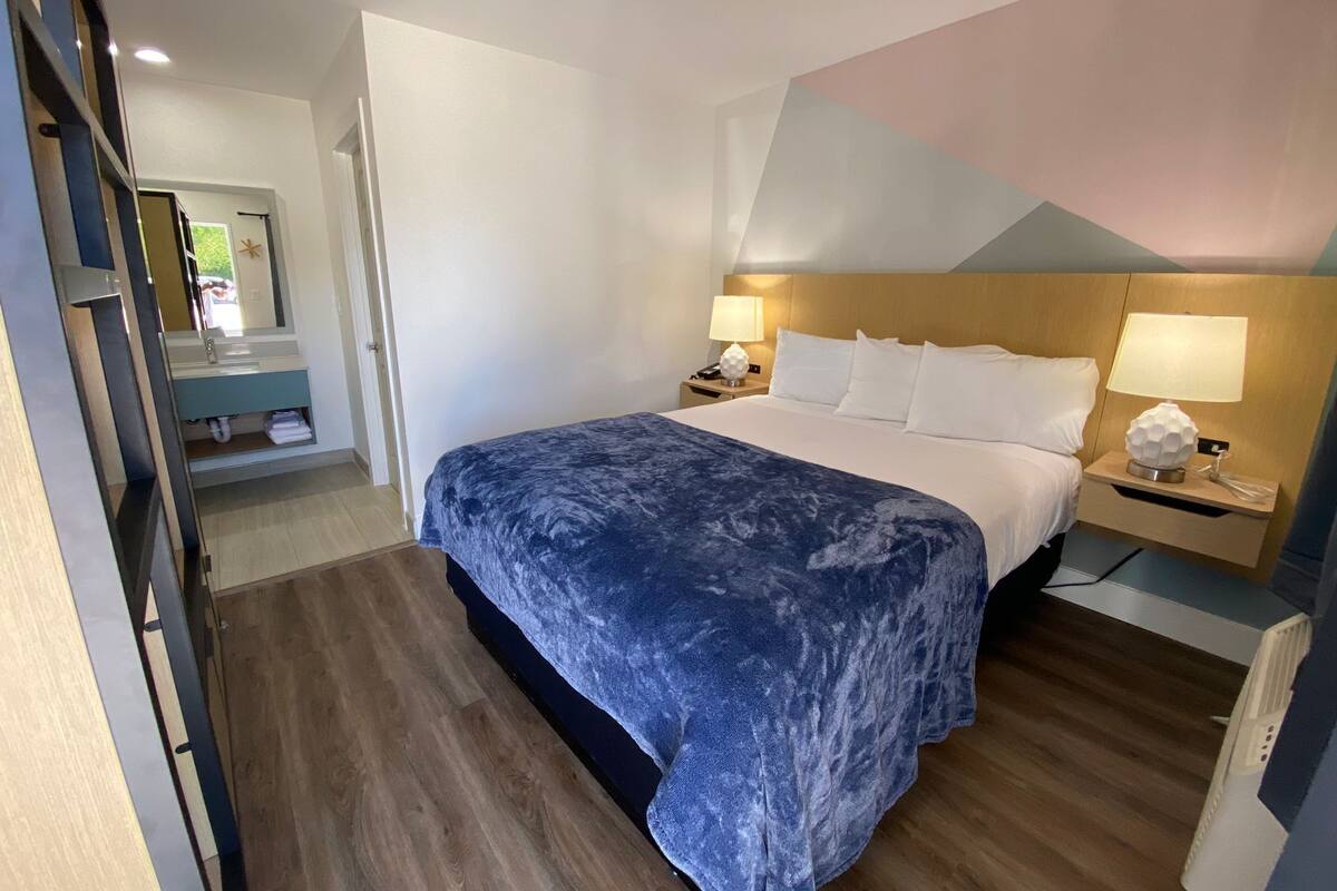 Standard Room | 1 bedroom, WiFi (free), bed sheets