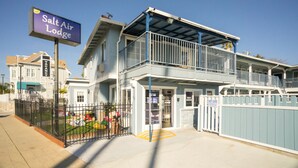 Front of property - Salt Air Lodge (Santa Cruz)
