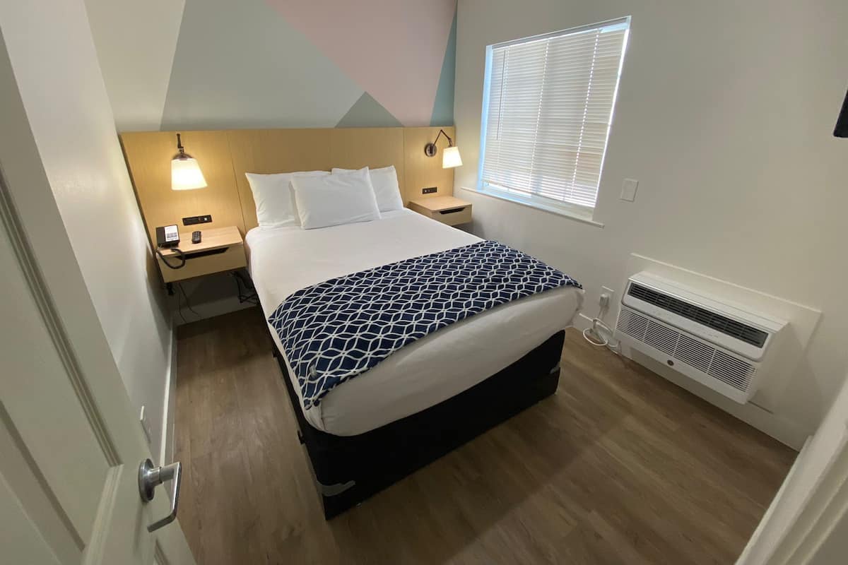 Junior Suite, Multiple Beds | 1 bedroom, free WiFi, bed sheets