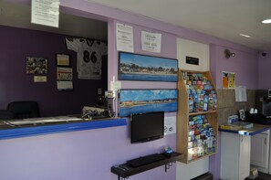 Lobby - Salt Air Lodge (Santa Cruz)