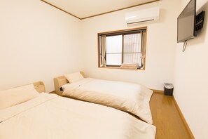 Hus (Hanare, 2 Japanese Futon + 2 Single) | 1 sovrum, värdeförvaringsskåp på rummet och gratis barnsängar