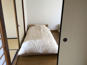1 bedroom, in-room safe, free cribs/infant beds, free WiFi