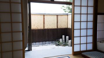 1 bedroom, in-room safe, free cribs/infant beds, free WiFi